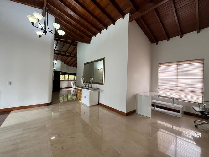 Casa de 4 alcobas en venta en Escobero, Envigado, 1753 m² · foto 14 de 20