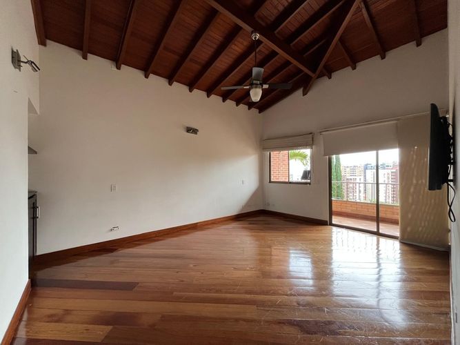 Casa de 4 alcobas en venta en Escobero, Envigado, 1753 m² · foto 15 de 20