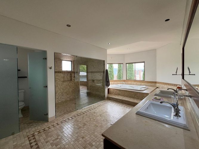Casa de 4 alcobas en venta en Escobero, Envigado, 1753 m² · foto 18 de 20