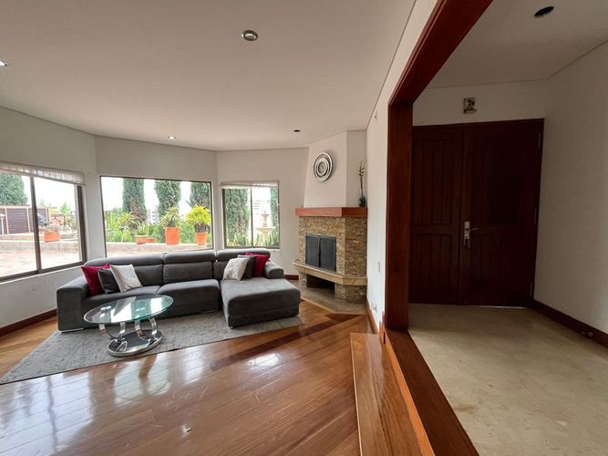 Casa de 4 alcobas en venta en Escobero, Envigado, 1753 m² · foto 2 de 20