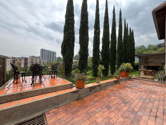Casa de 4 alcobas en venta en Escobero, Envigado, 1753 m² · foto 19 de 20
