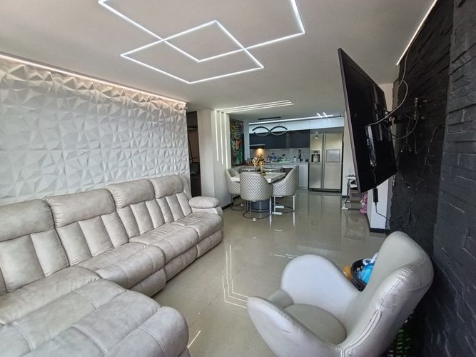 Apartamento de 3 alcobas en arriendo en Laureles, Medellín, 89 m² · foto 3 de 18