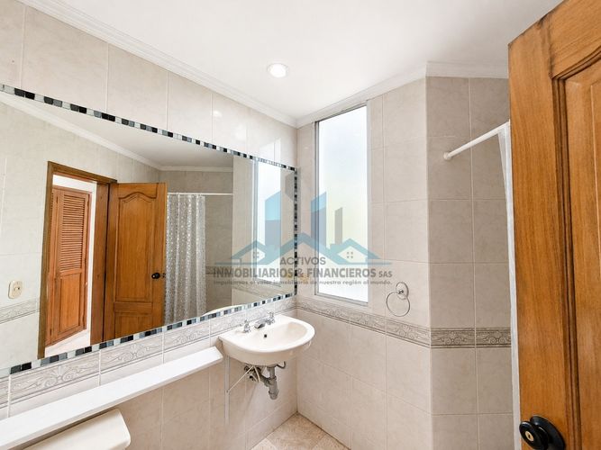 Apartamento de 4 alcobas en venta en Cn. Lagos Del Peñon, Girardot, 177 m² · foto 8 de 24