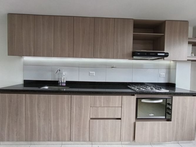 Apartamento de 3 alcobas en arriendo en Florida Nueva, Medellín, 160 m² · foto 13 de 20