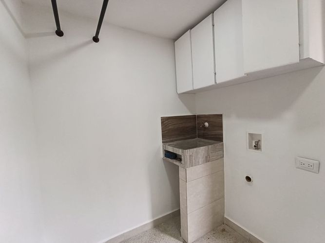 Apartamento de 3 alcobas en arriendo en Florida Nueva, Medellín, 160 m² · foto 18 de 20