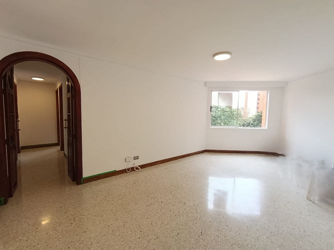 Apartamento de 3 alcobas en arriendo en Castropol, Medellín, 110 m² · foto 2 de 20