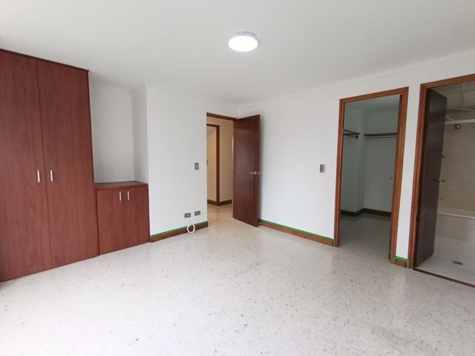 Apartamento de 3 alcobas en arriendo en Castropol, Medellín, 110 m² · foto 16 de 20