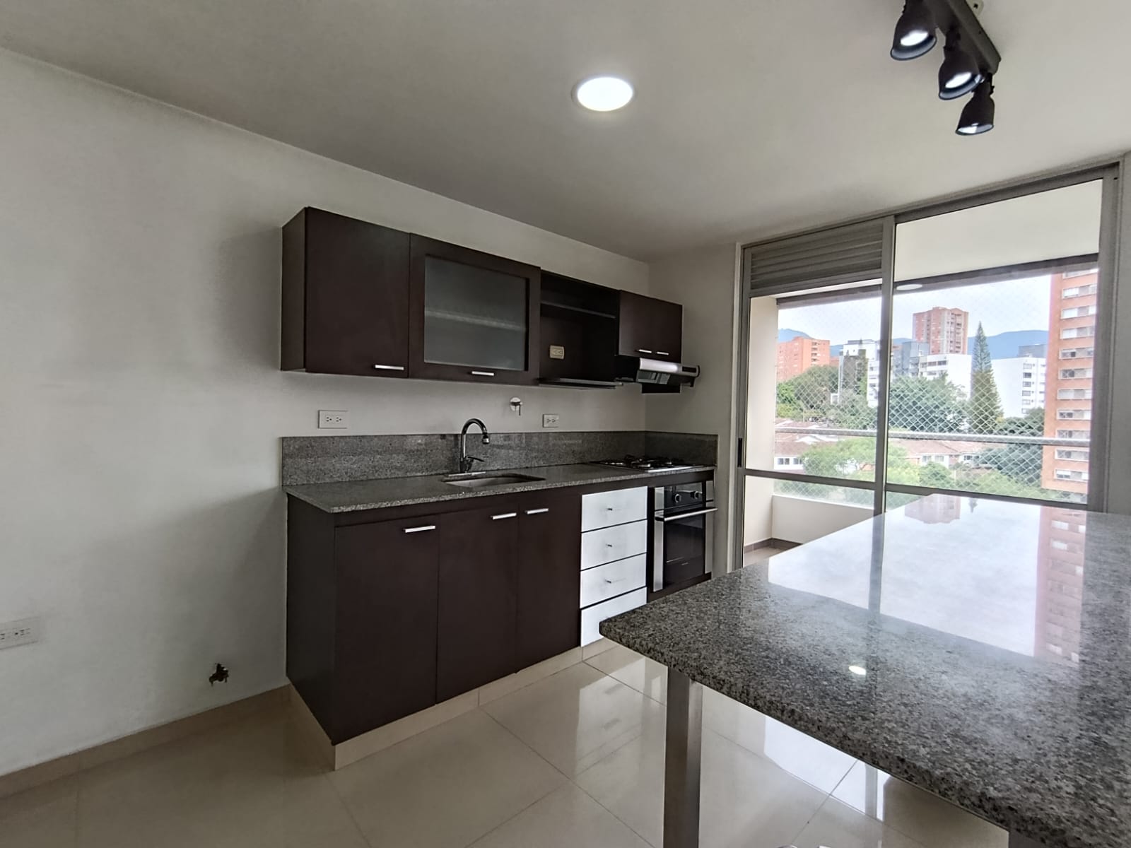 Apartamento en arriendo en El Poblado, Medellín · foto 10 de 13