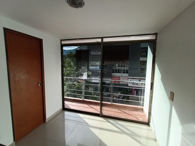 Oficina en arriendo en Niquia, Bello, 26 m² · foto 3 de 10