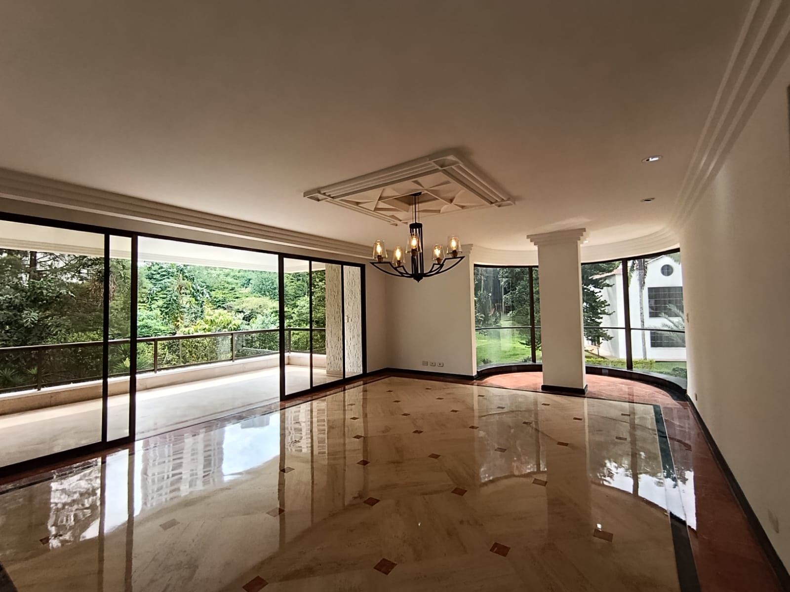 Apartamento en arriendo en Urbanización Las Cumbres, Medellín · foto 3 de 20