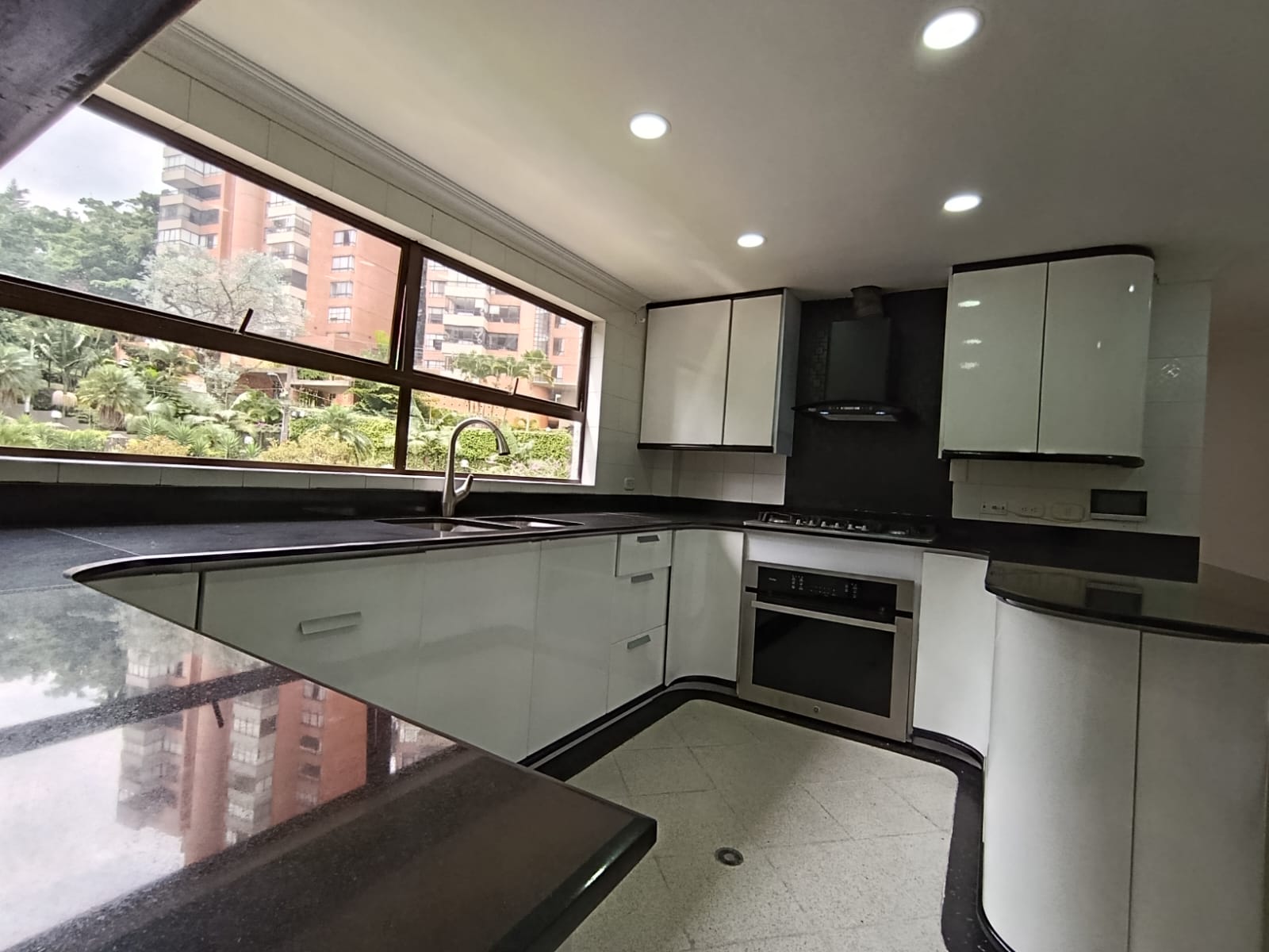 Apartamento en arriendo en Urbanización Las Cumbres, Medellín · foto 7 de 20