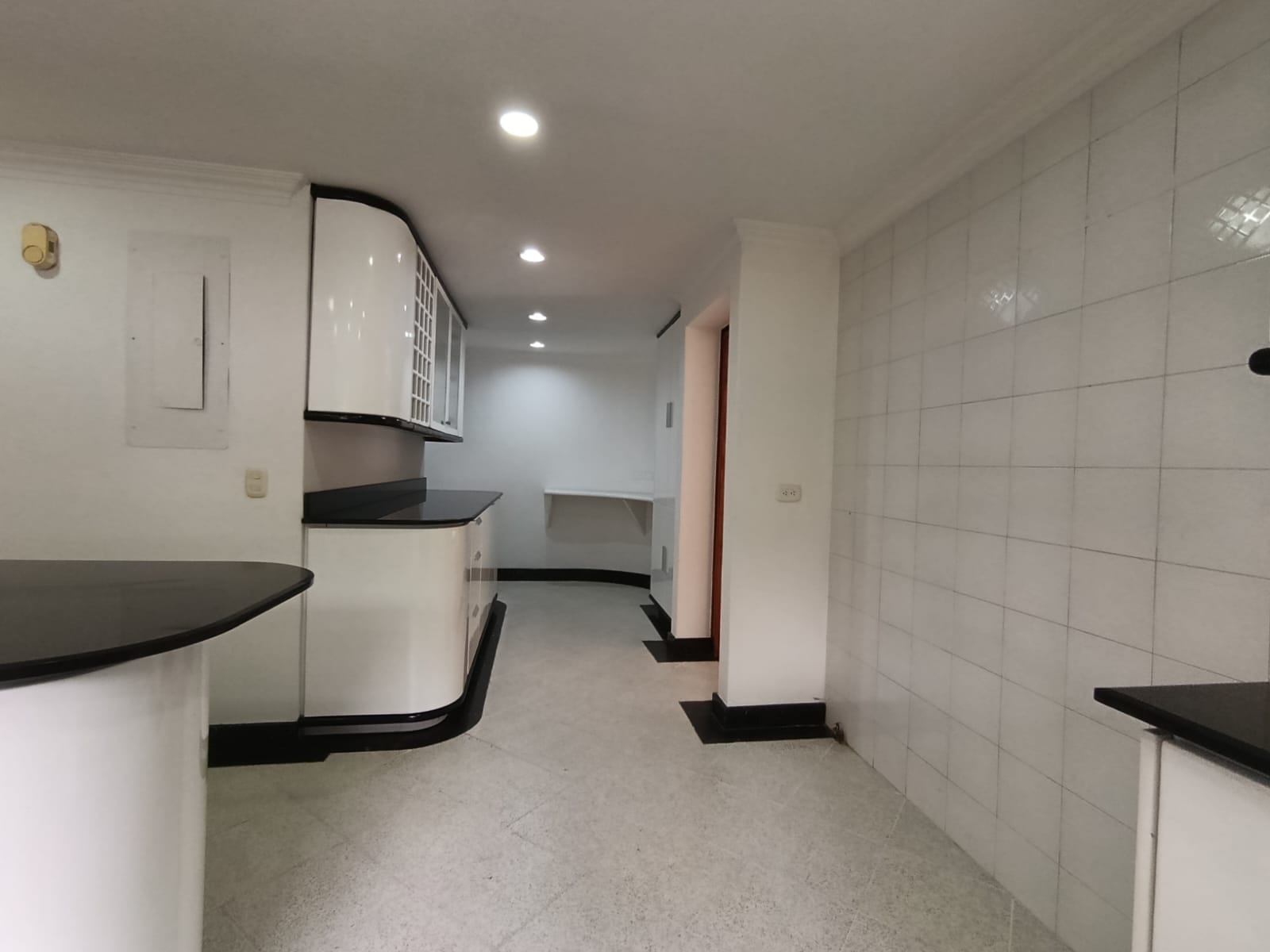 Apartamento en arriendo en Urbanización Las Cumbres, Medellín · foto 10 de 20