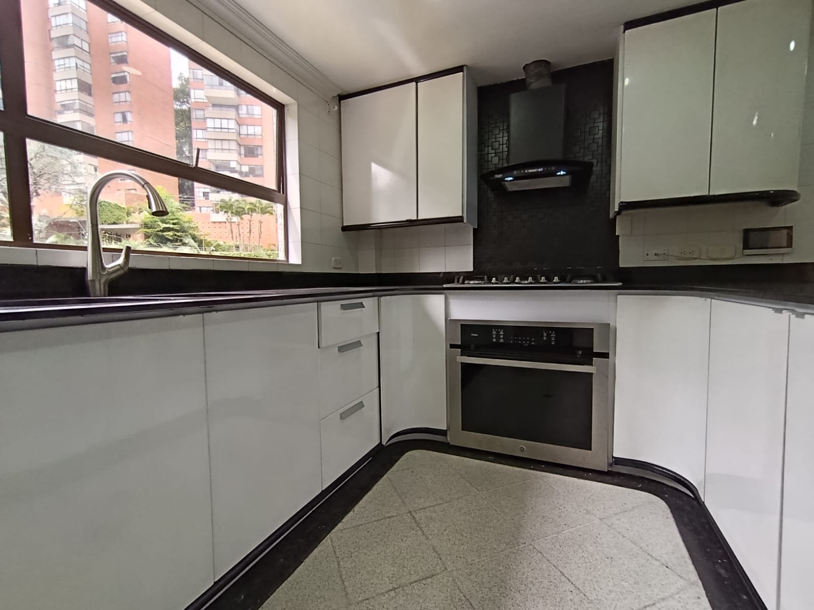 Apartamento en arriendo en Urbanización Las Cumbres, Medellín · foto 11 de 20