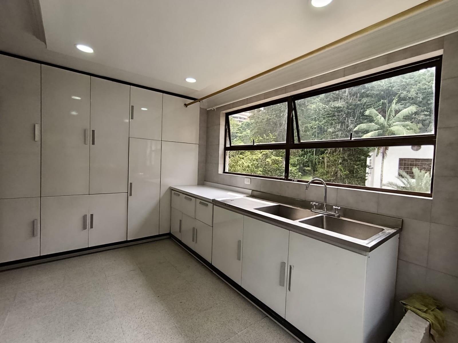 Apartamento en arriendo en Urbanización Las Cumbres, Medellín · foto 13 de 20