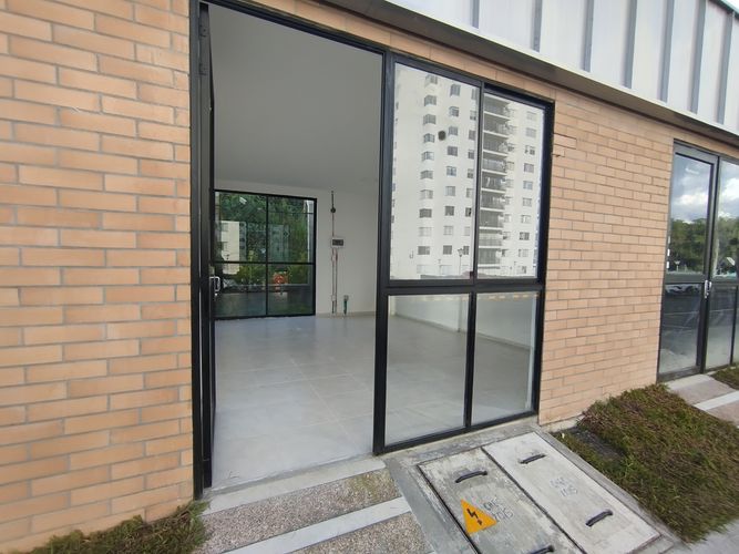 Oficina en arriendo en Zona Industrial La Rosa, Dosquebradas, 20 m² · foto 2 de 11