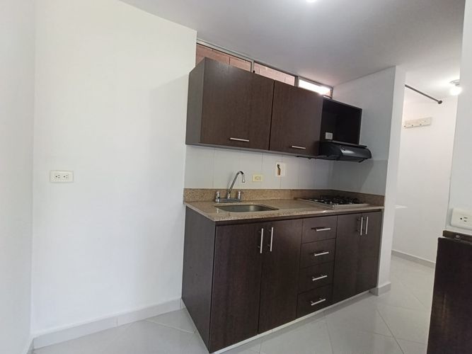 Apartamento de 2 alcobas en arriendo en Loma Del Indio, Medellín, 58 m² · foto 3 de 20