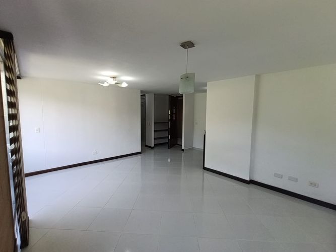 Apartamento de 2 alcobas en arriendo en Loma Del Indio, Medellín, 58 m² · foto 7 de 20