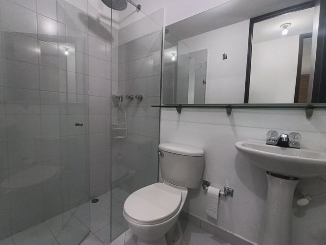 Apartamento de 2 alcobas en arriendo en Loma Del Indio, Medellín, 58 m² · foto 13 de 20