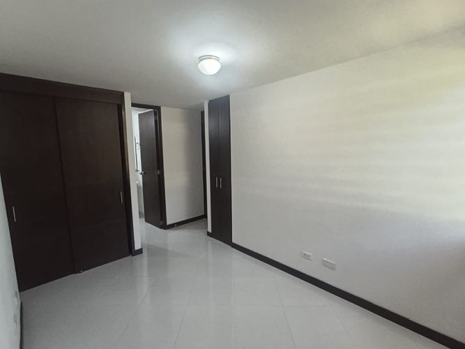Apartamento de 2 alcobas en arriendo en Loma Del Indio, Medellín, 58 m² · foto 15 de 20