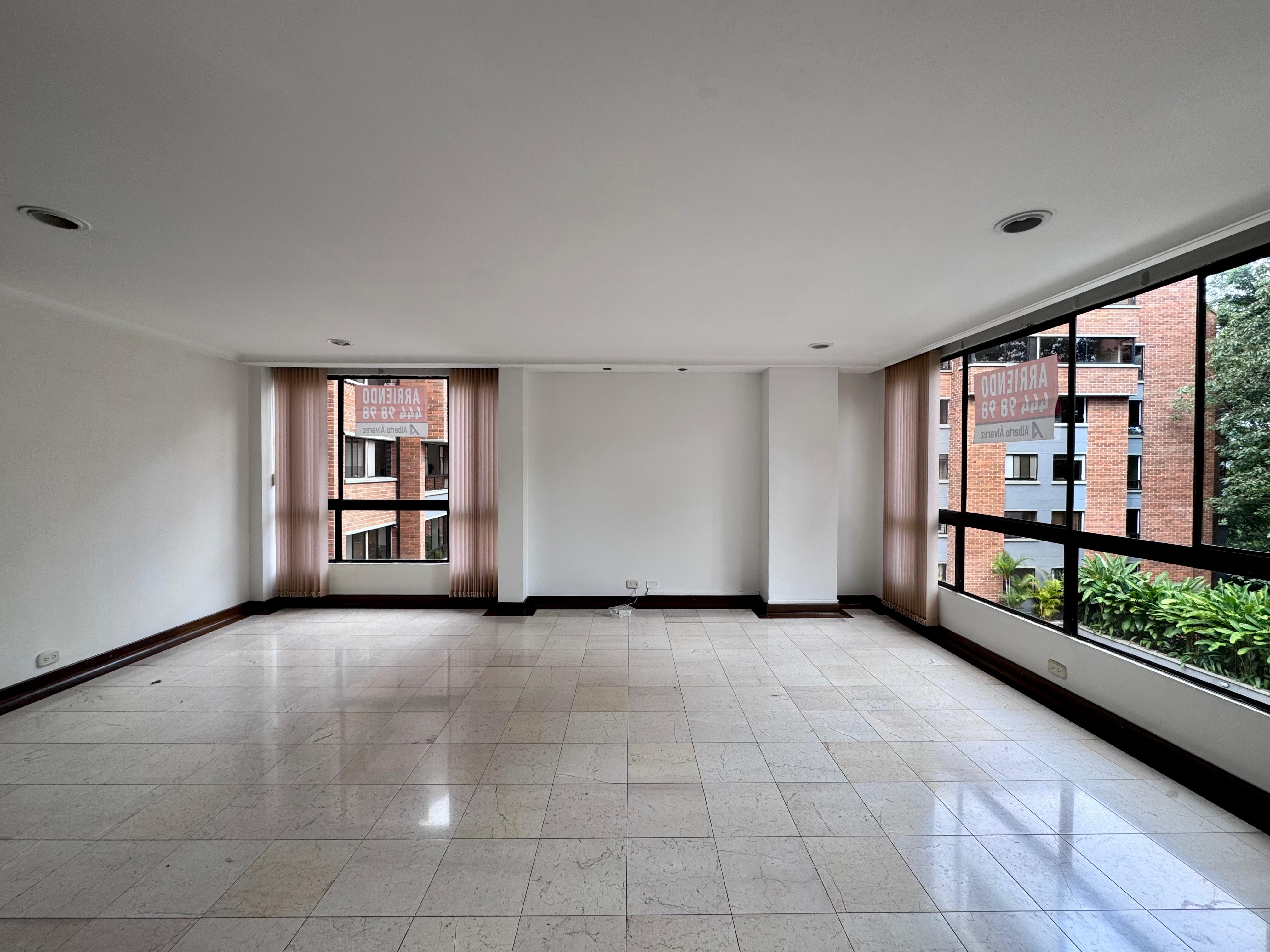 Apartamento en arriendo en El Poblado, Medellín · foto 2 de 16