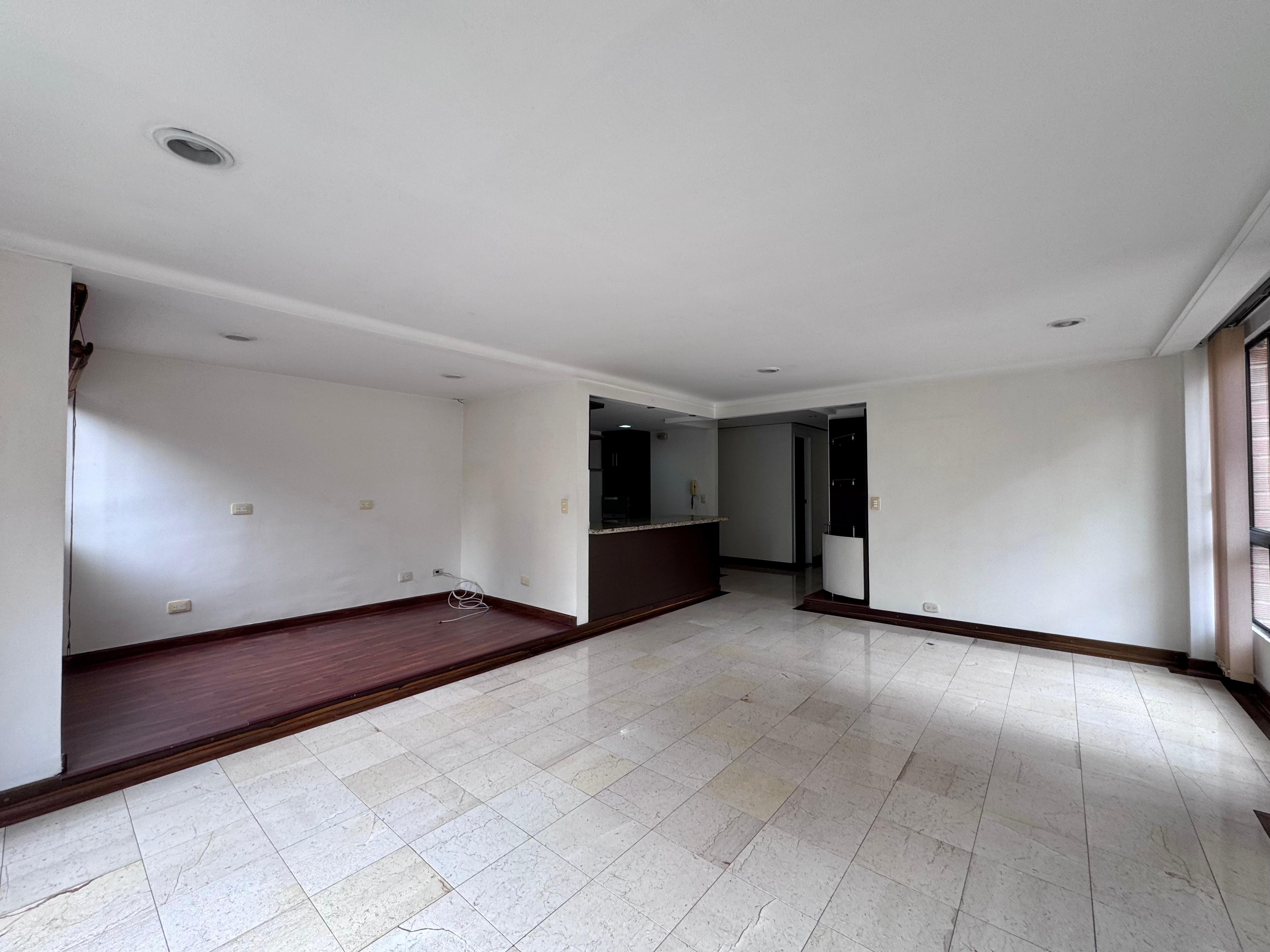 Apartamento en arriendo en El Poblado, Medellín · foto 3 de 16