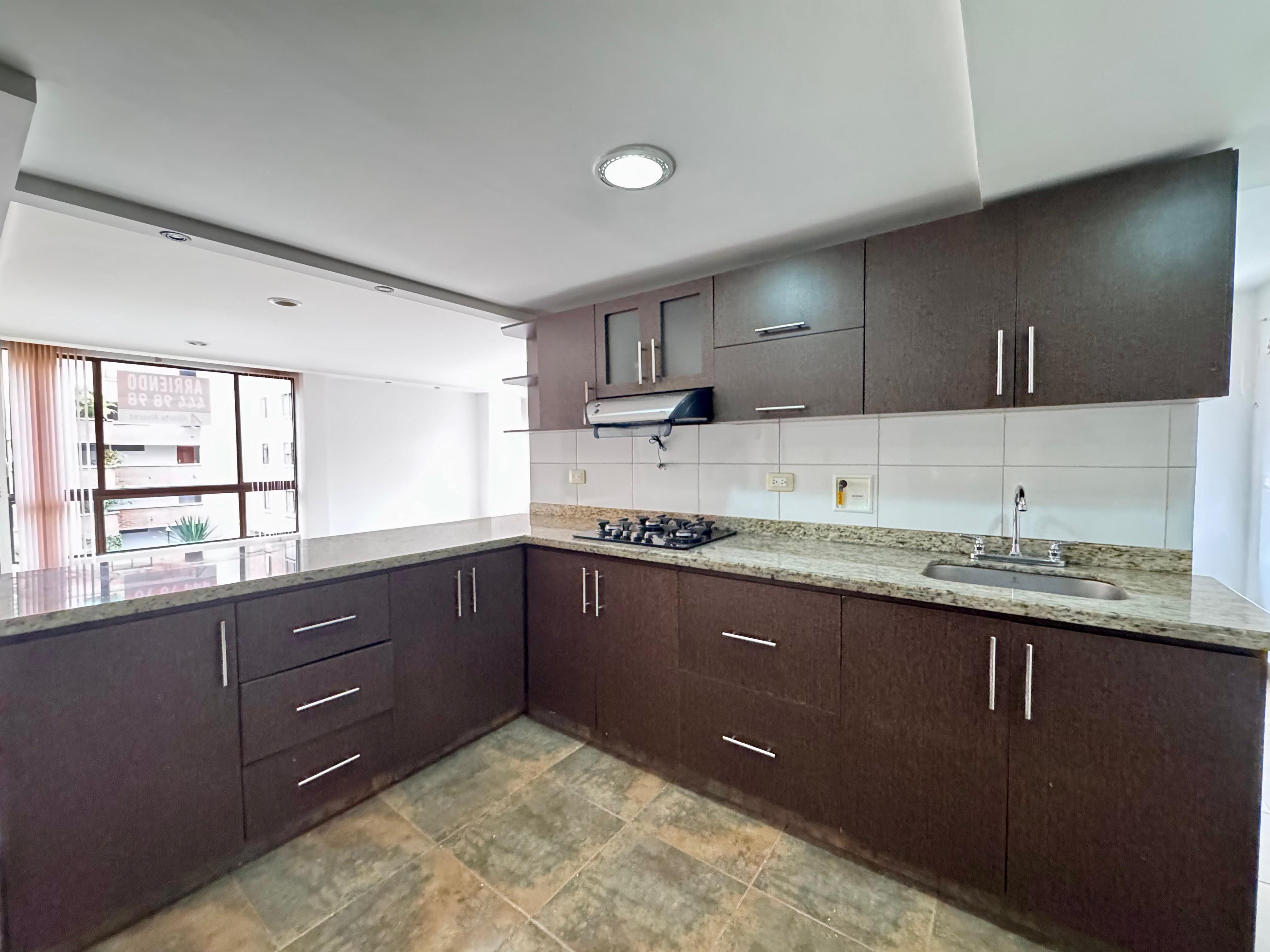 Apartamento en arriendo en El Poblado, Medellín · foto 6 de 16