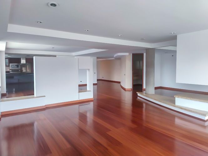 Apartamento de 5 alcobas en venta en Santa Barbara, Bogotá, 340 m² · foto 3 de 24