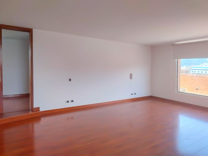 Apartamento de 5 alcobas en venta en Santa Barbara, Bogotá, 340 m² · foto 10 de 24