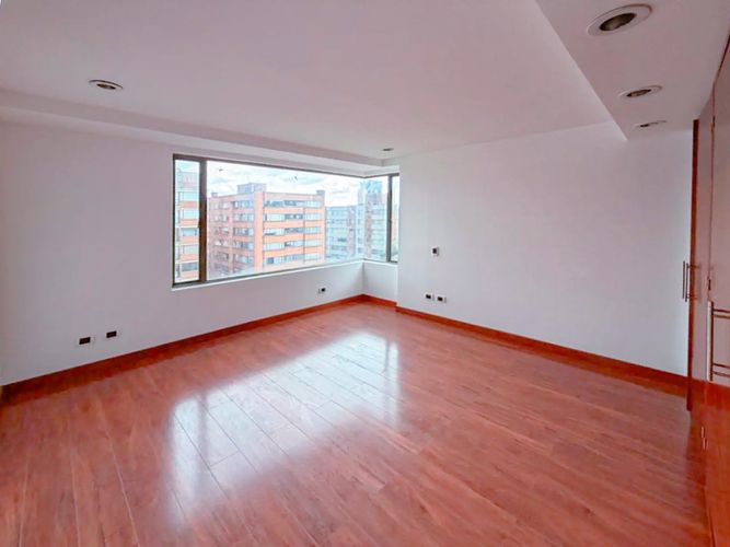 Apartamento de 5 alcobas en venta en Santa Barbara, Bogotá, 340 m² · foto 13 de 24