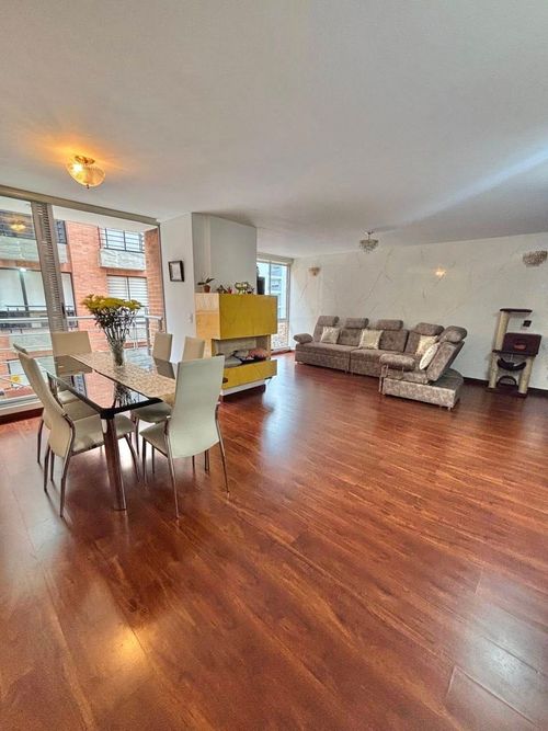Apartamento de 2 alcobas en venta en Santa Barbara Occidental, Bogotá, 115 m² · foto 3 de 24