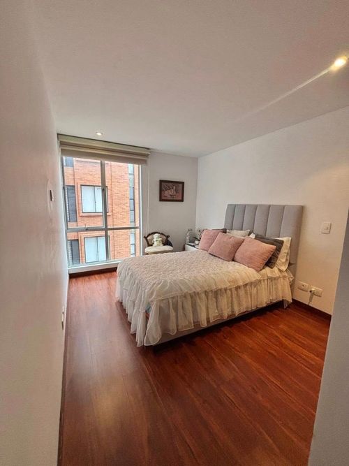 Apartamento de 2 alcobas en venta en Santa Barbara Occidental, Bogotá, 115 m² · foto 4 de 24