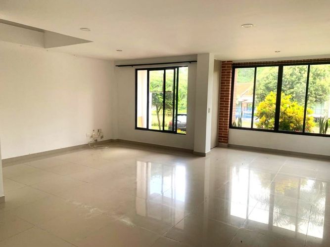 Casa de 3 alcobas en venta en El Mirador, Ibagué, 189 m² · foto 3 de 23