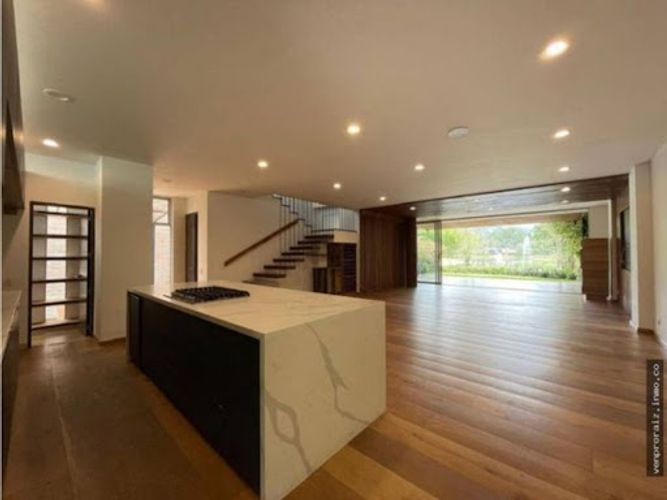 Casa de 4 alcobas en venta en El Porvenir, Rionegro, 363 m² · foto 2 de 14