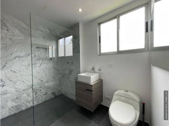 Casa de 4 alcobas en venta en El Porvenir, Rionegro, 363 m² · foto 13 de 14