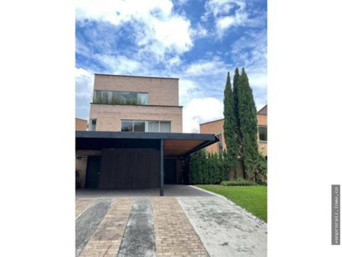 Casa de 4 alcobas en venta en El Porvenir, Rionegro, 363 m² · foto 14 de 14