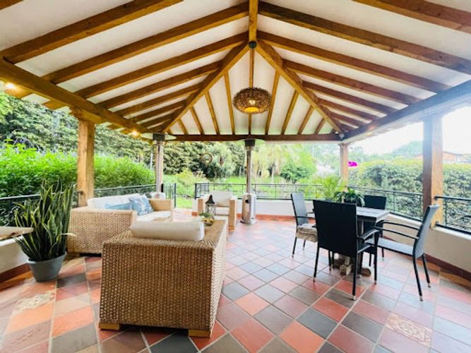 Casa de 4 alcobas en venta en El Porvenir, Rionegro, 265 m² · foto 3 de 24