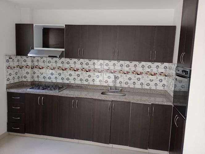Casa de 3 alcobas en venta en El Mirador, Ibagué, 151 m² · foto 2 de 24
