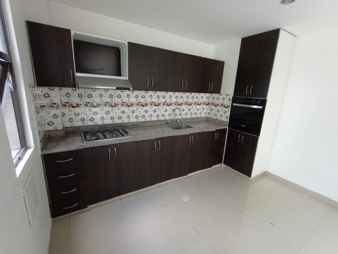 Casa de 3 alcobas en venta en El Mirador, Ibagué, 151 m² · foto 3 de 24