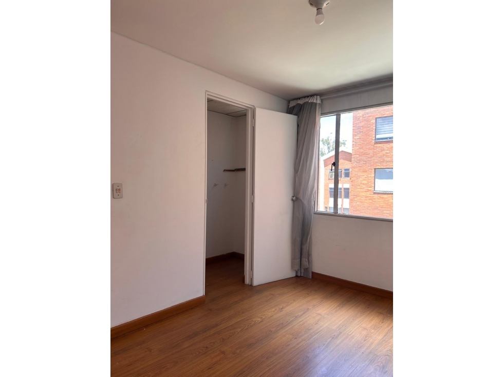 Apartamento en venta en Mazuren, Bogotá · foto 6 de 14