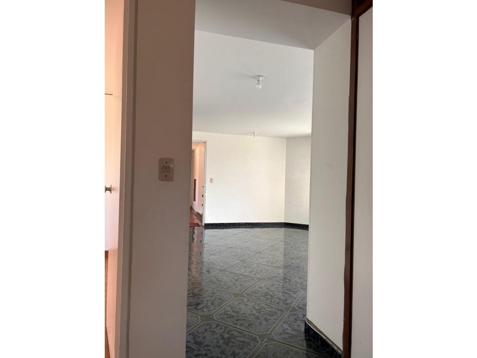 Apartamento en venta en Mazuren, Bogotá · foto 7 de 14