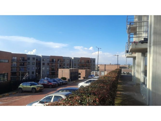 Apartamento de 3 alcobas en venta en La Estancia, Madrid, 110 m² · foto 21 de 24