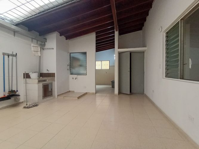 Apartamento de 3 alcobas en arriendo en Laureles, Medellín, 133 m² · foto 19 de 20