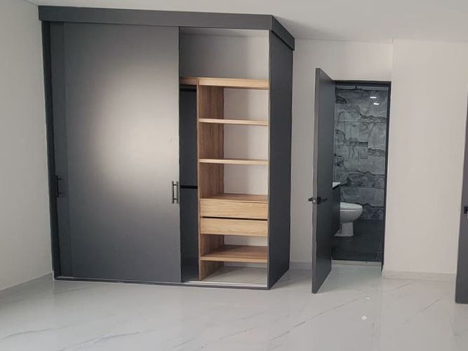 Casa de 3 alcobas en venta en Laureles, Medellín, 147 m² · foto 10 de 18