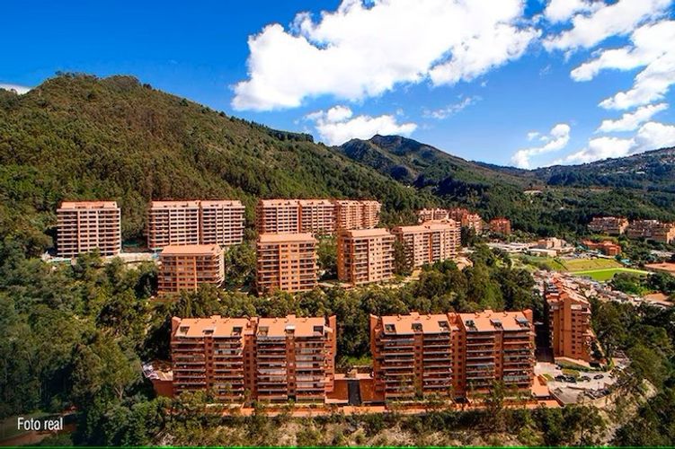 Apartamento de 5 alcobas en venta en Santa Barbara, Bogotá, 465 m² · foto 3 de 24