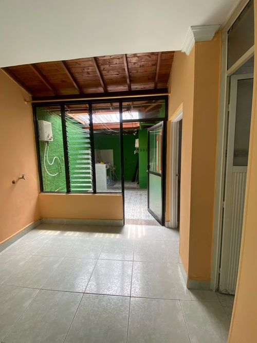 Casa de 5 alcobas en venta en El Dorado, Envigado, 122 m² · foto 12 de 24