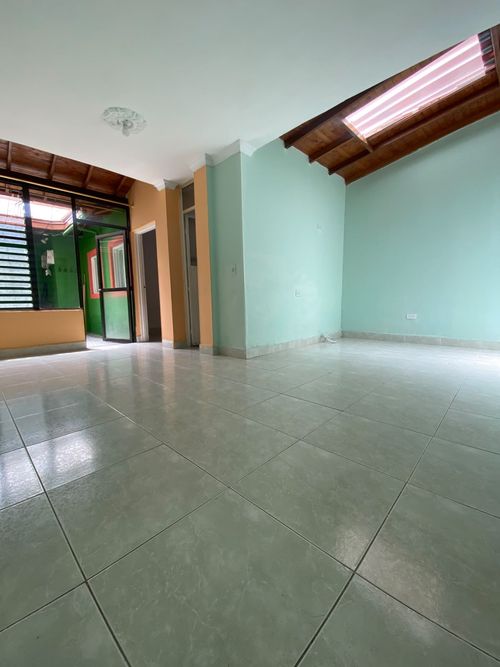 Casa de 5 alcobas en venta en El Dorado, Envigado, 122 m² · foto 13 de 24