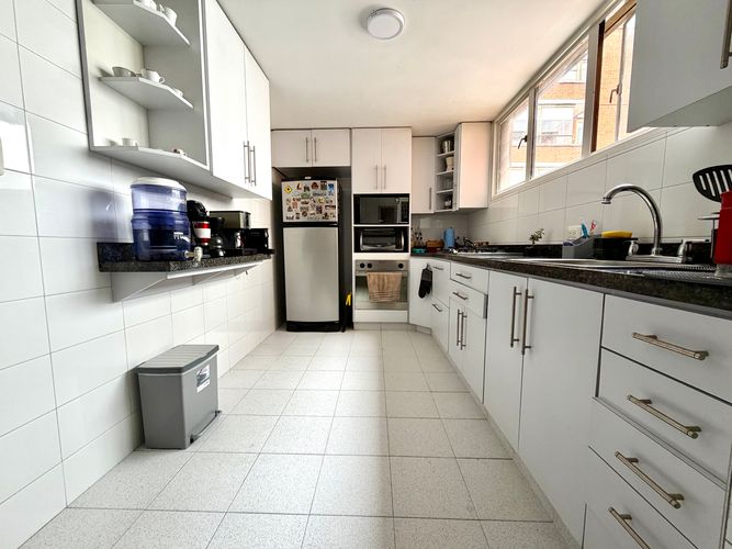 Apartamento de 3 alcobas en venta en Chapinero, Bogotá, 160 m² · foto 3 de 8