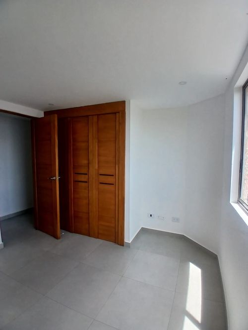Apartamento de 3 alcobas en arriendo en Caminos De La Romeria, Sabaneta, 115 m² · foto 3 de 19