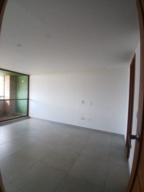 Apartamento de 3 alcobas en arriendo en Caminos De La Romeria, Sabaneta, 115 m² · foto 8 de 19