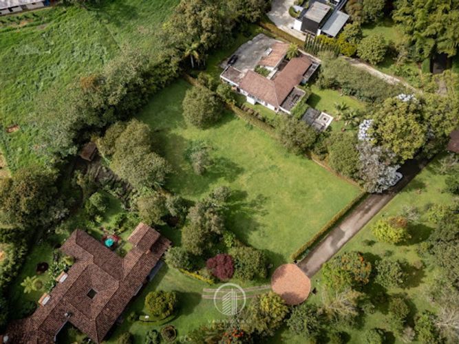 Lote en venta en El Porvenir, Rionegro, 2456 m² · foto 6 de 12